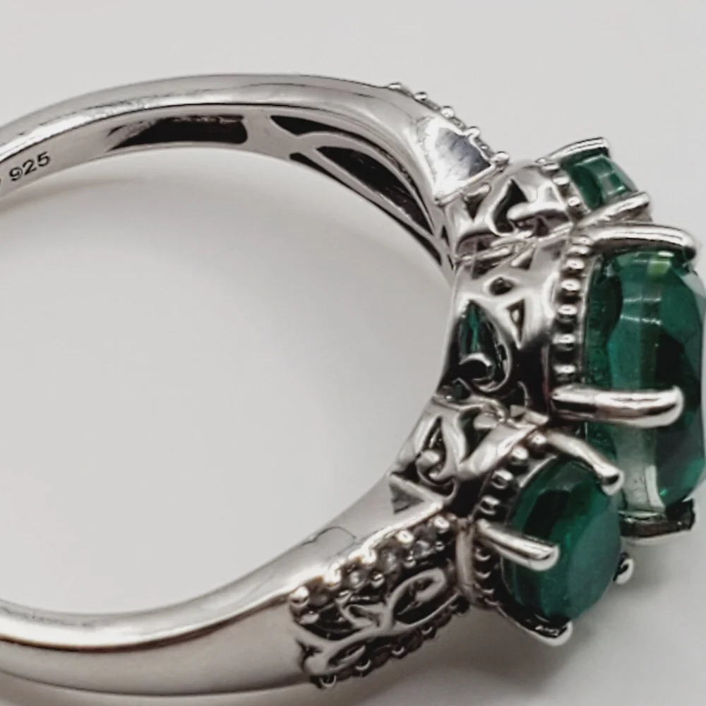 Emerald Green Quartz & White Zircon Platinum | 925 Sterling Silver Ring